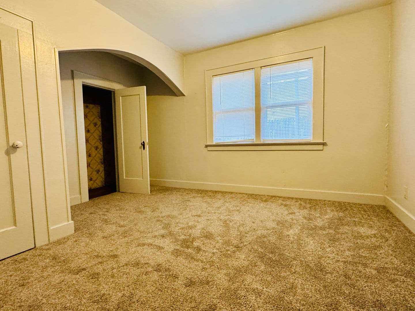 La Grande House: 3401 Cove Ave