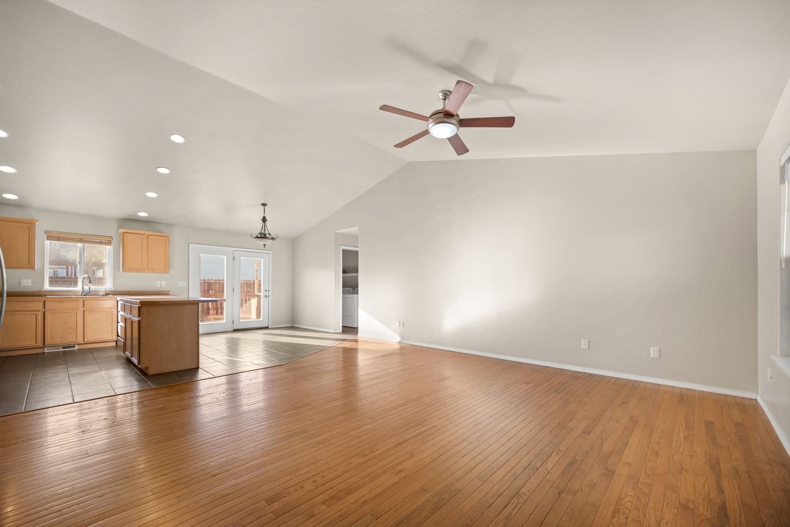 La Grande House: 114 18th st.