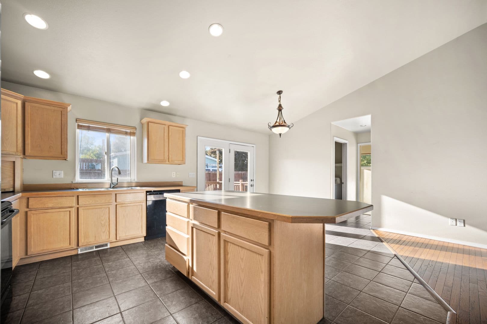 La Grande House: 114 18th st.