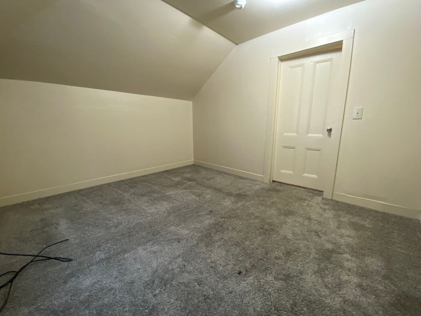 La Grande Apartment: 1508 N Ave