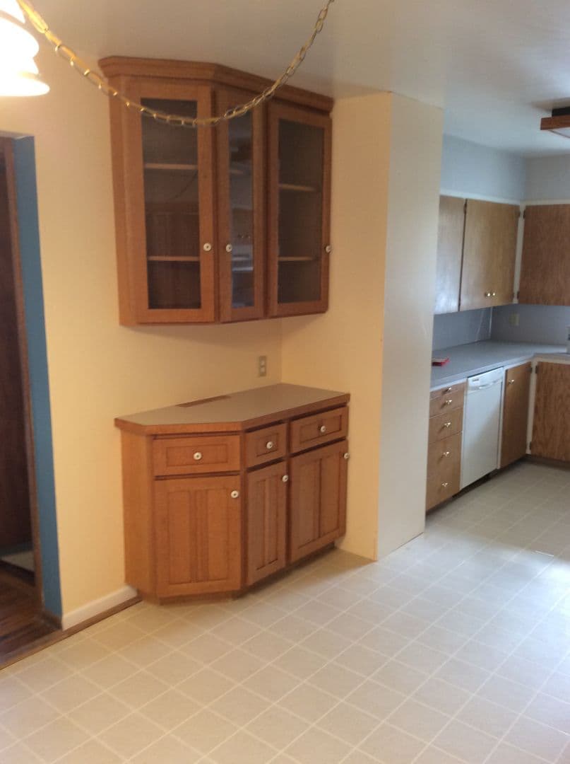 La Grande Apartment: 403 or 405 B Ave