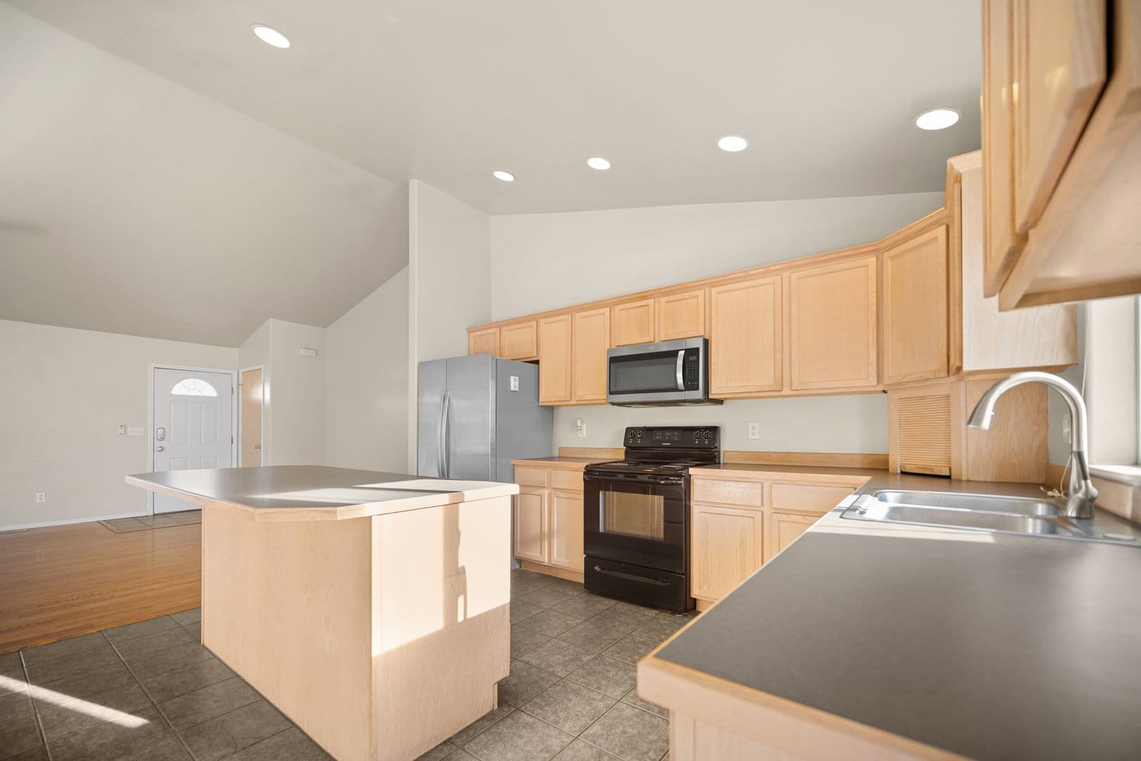 La Grande House: 114 18th st.