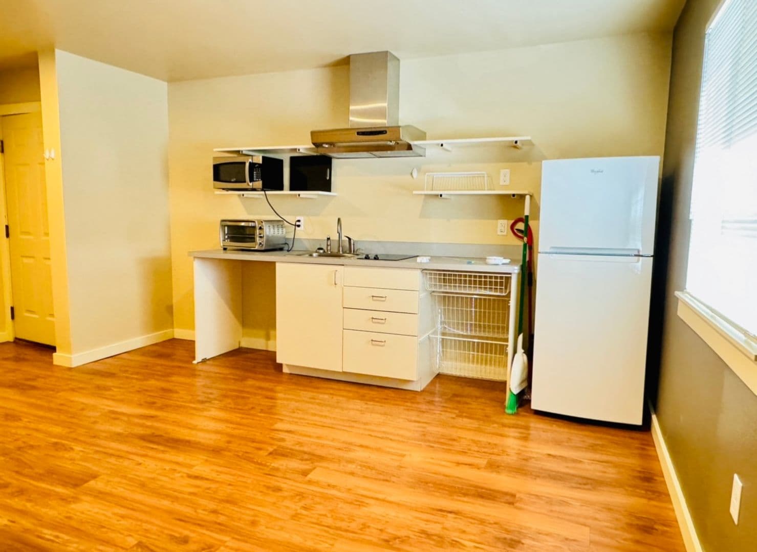 La Grande Apartment: 2109 3rd st