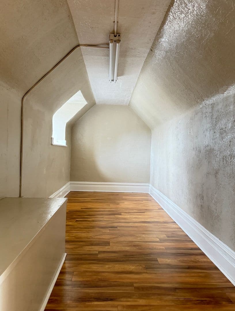 La Grande Apartment: 2109 3rd st