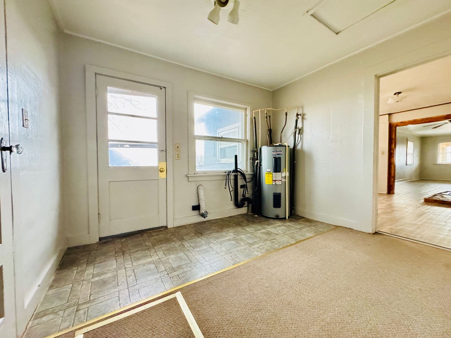 La Grande House: 3401 Cove Ave