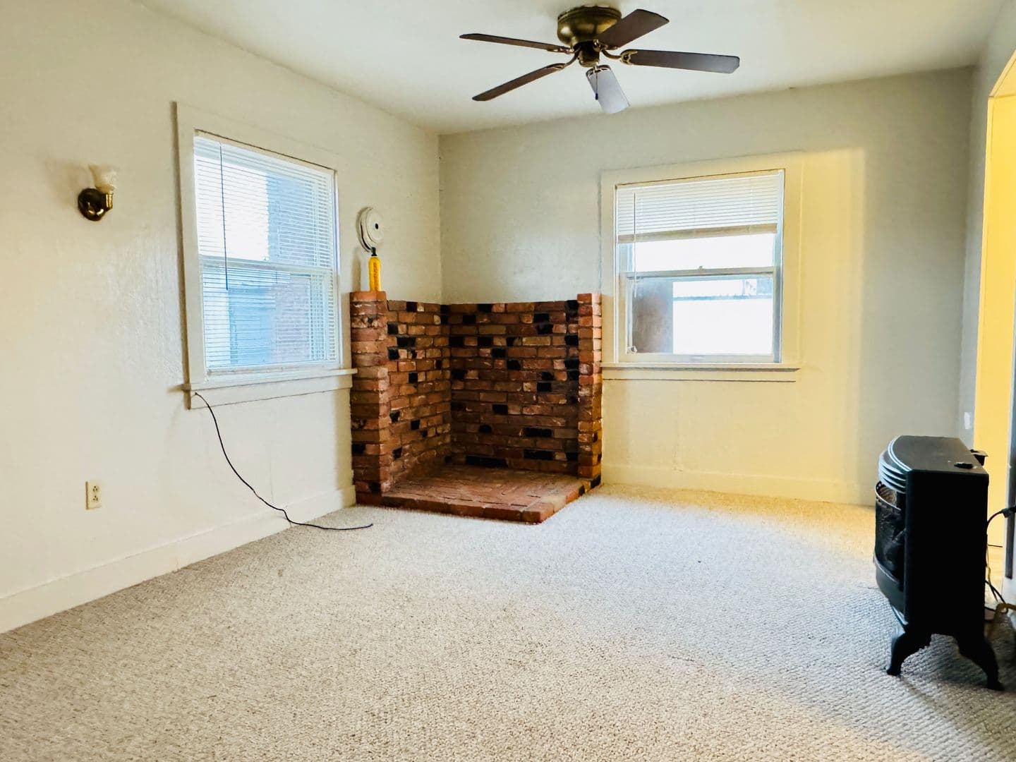 La Grande House: 3401 Cove Ave