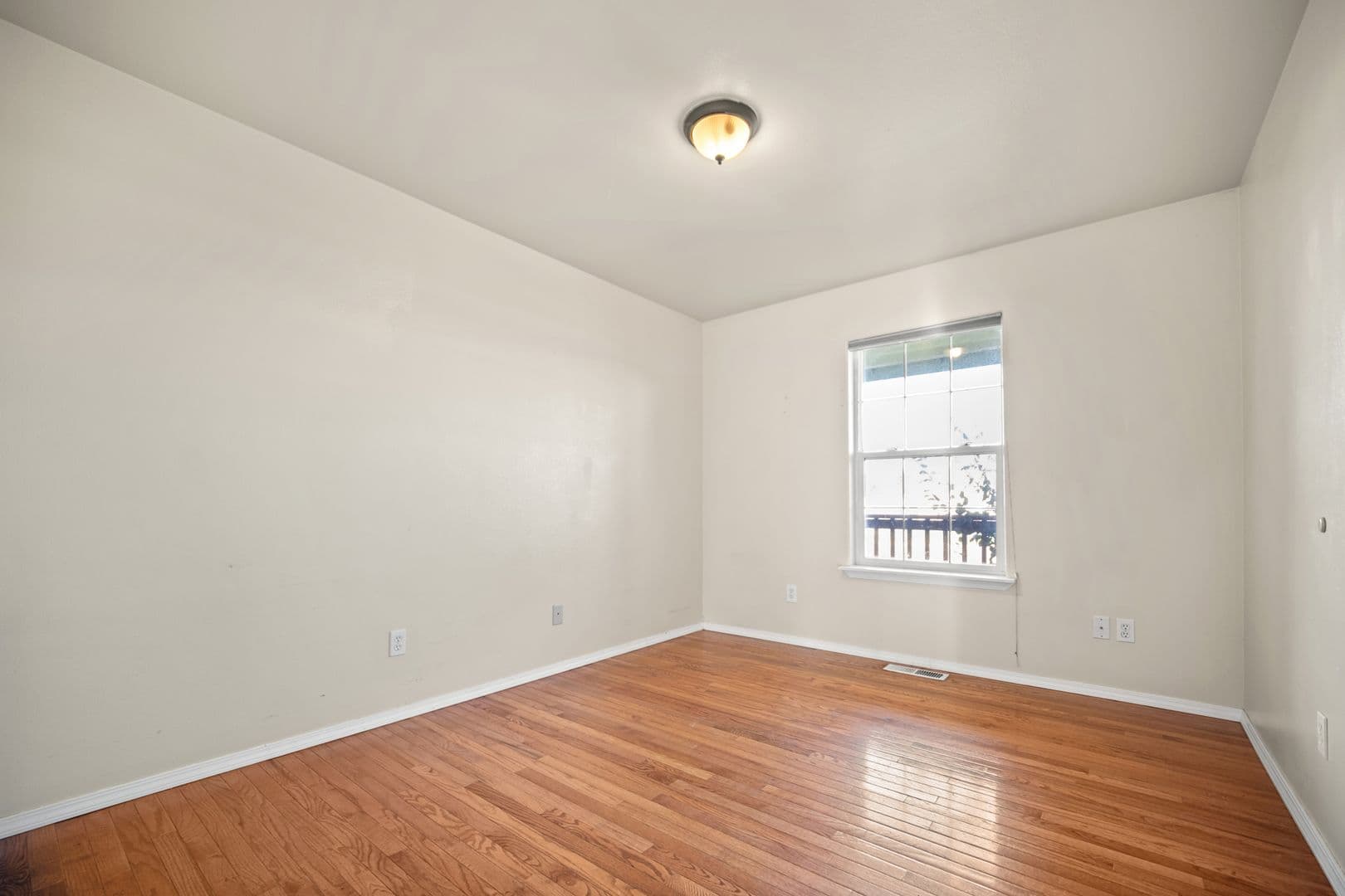 La Grande House: 114 18th st.