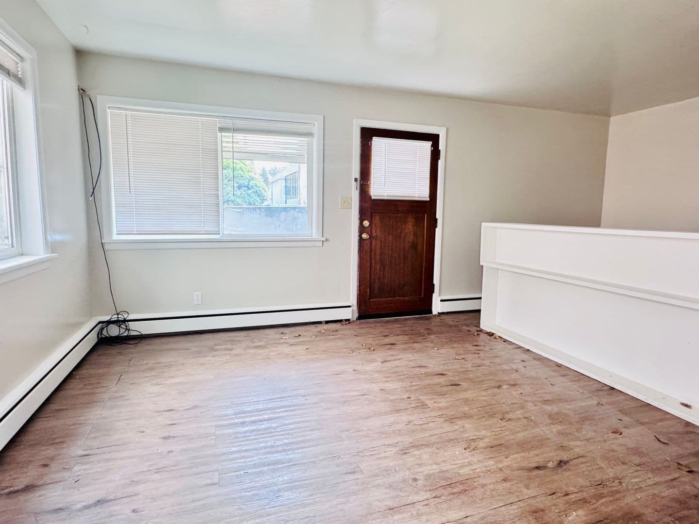 La Grande Apartment: 1606 & 1608 & 1610 4th street