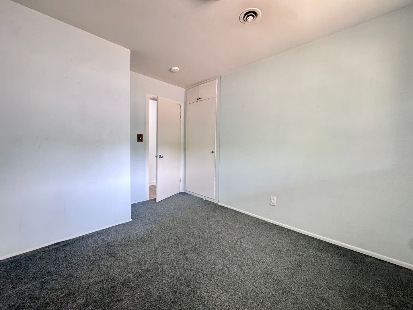 La Grande House: 1101 F Ave