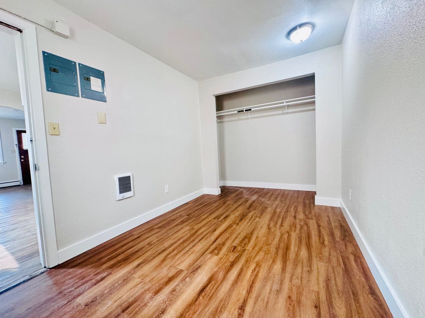 La Grande Apartment: 1606 & 1608 & 1610 4th street