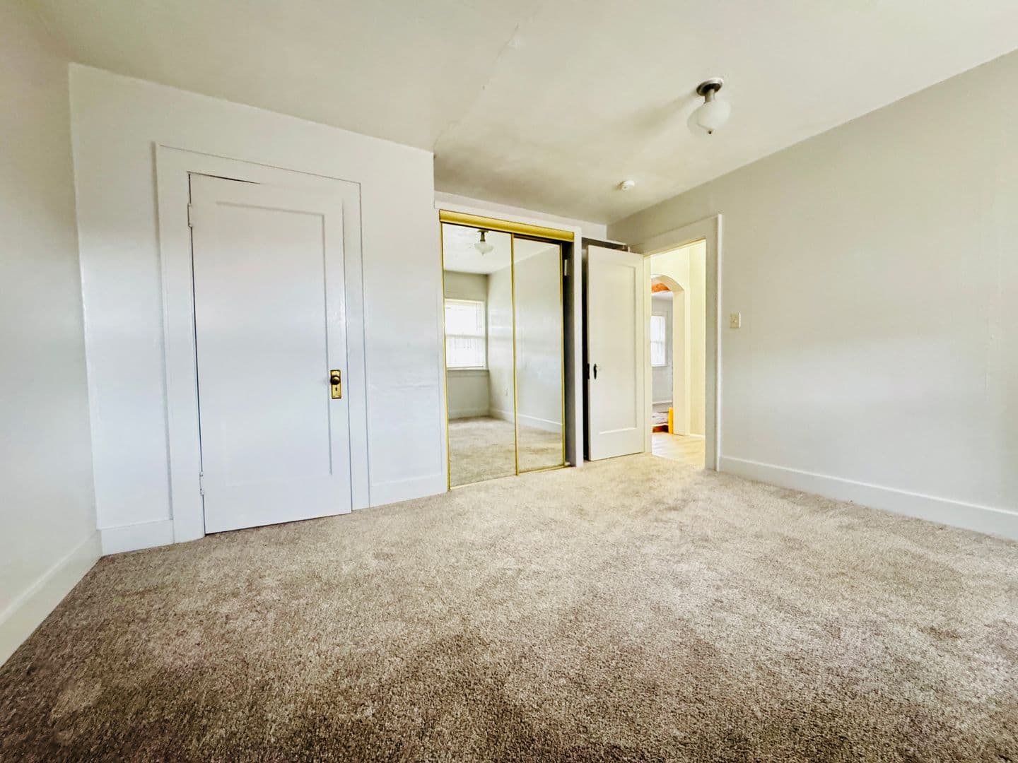 La Grande House: 3401 Cove Ave