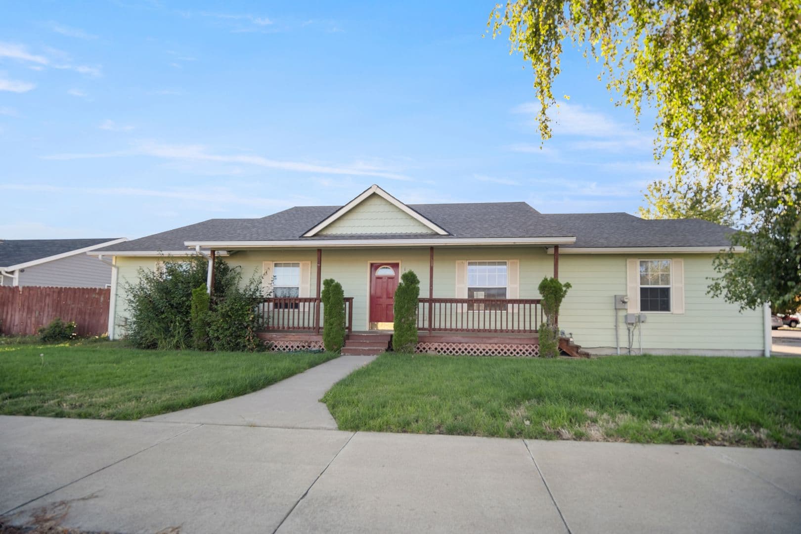 La Grande House: 114 18th st.