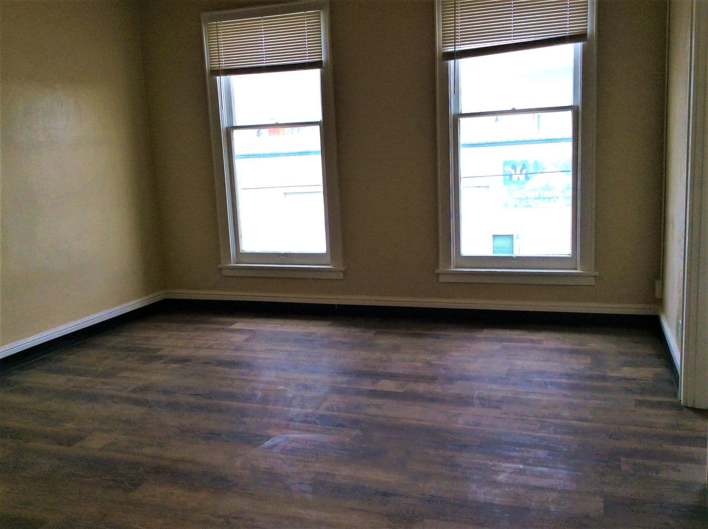 La Grande Apartment: 214 Fir Street