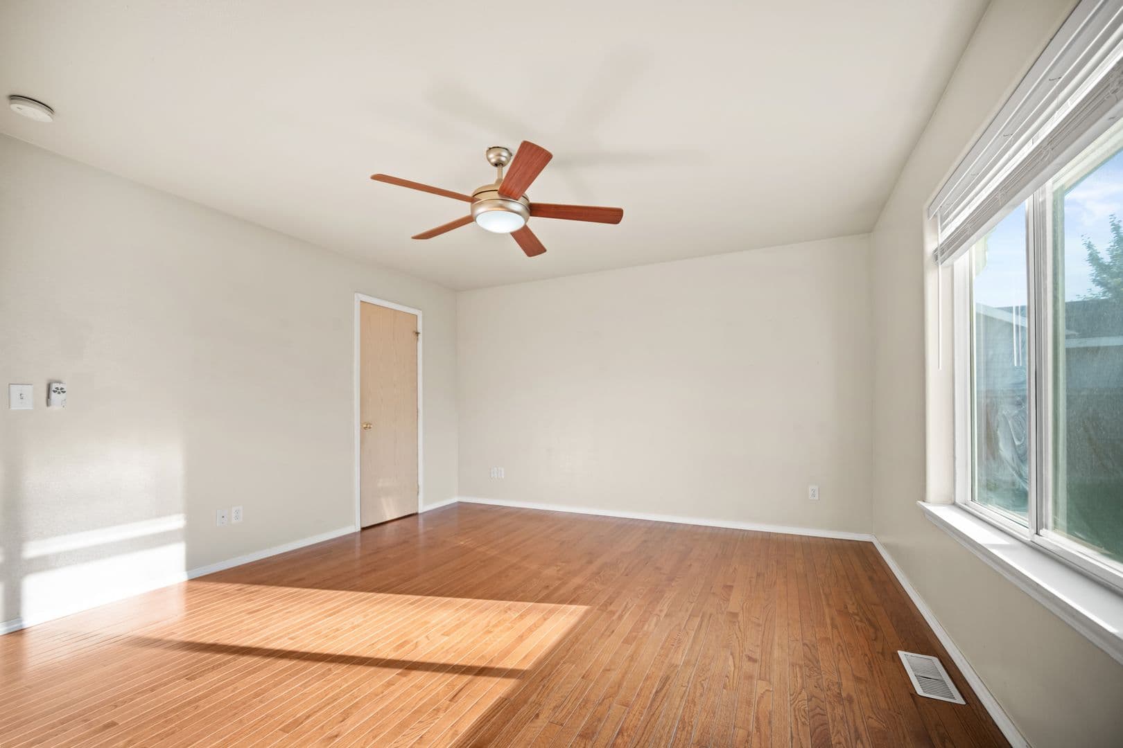 La Grande House: 114 18th st.
