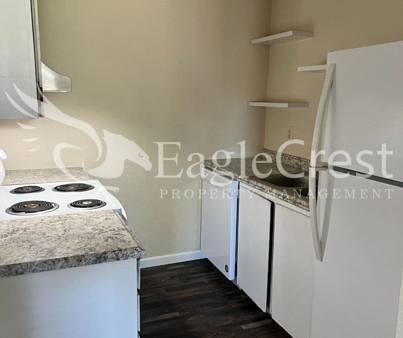 College Place Apartment: 320 NE C St