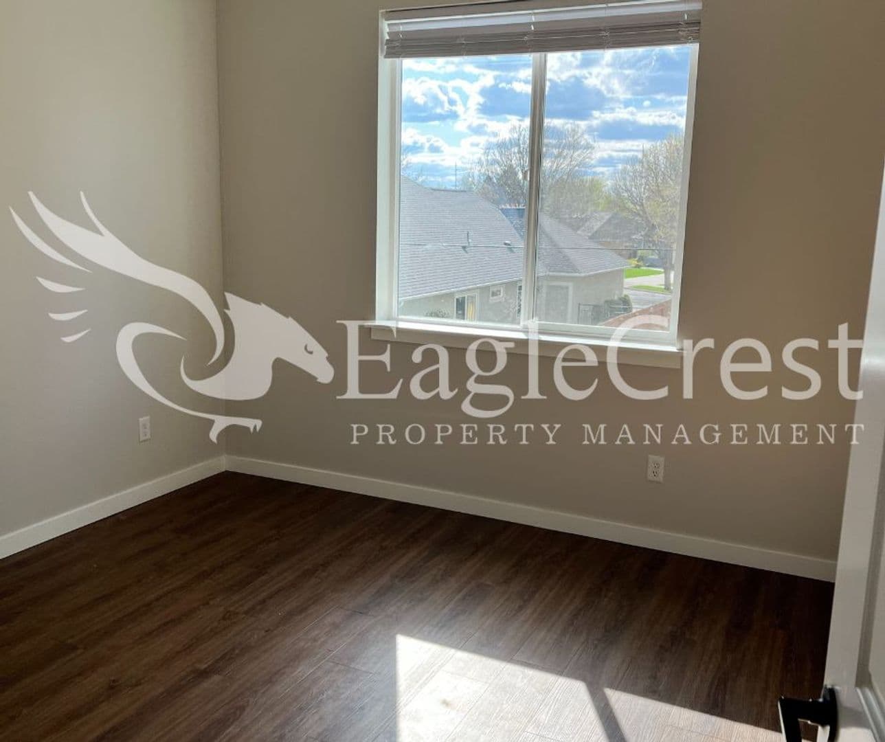 Walla Walla Apartment: 2350/2352 Herbert Pl