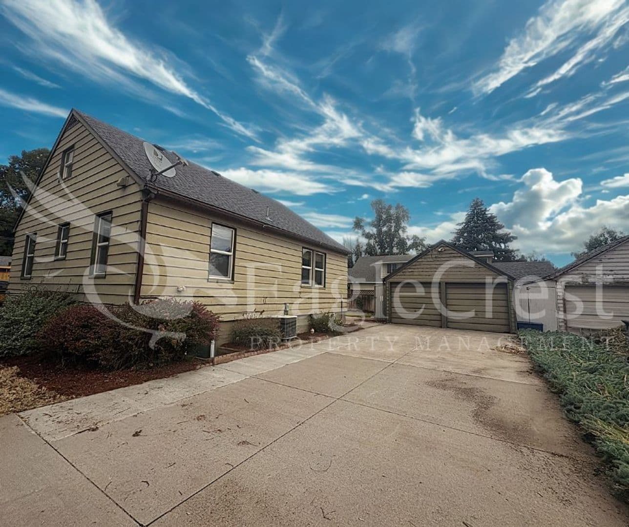 College Place Apartment: 127 SW 6th St.