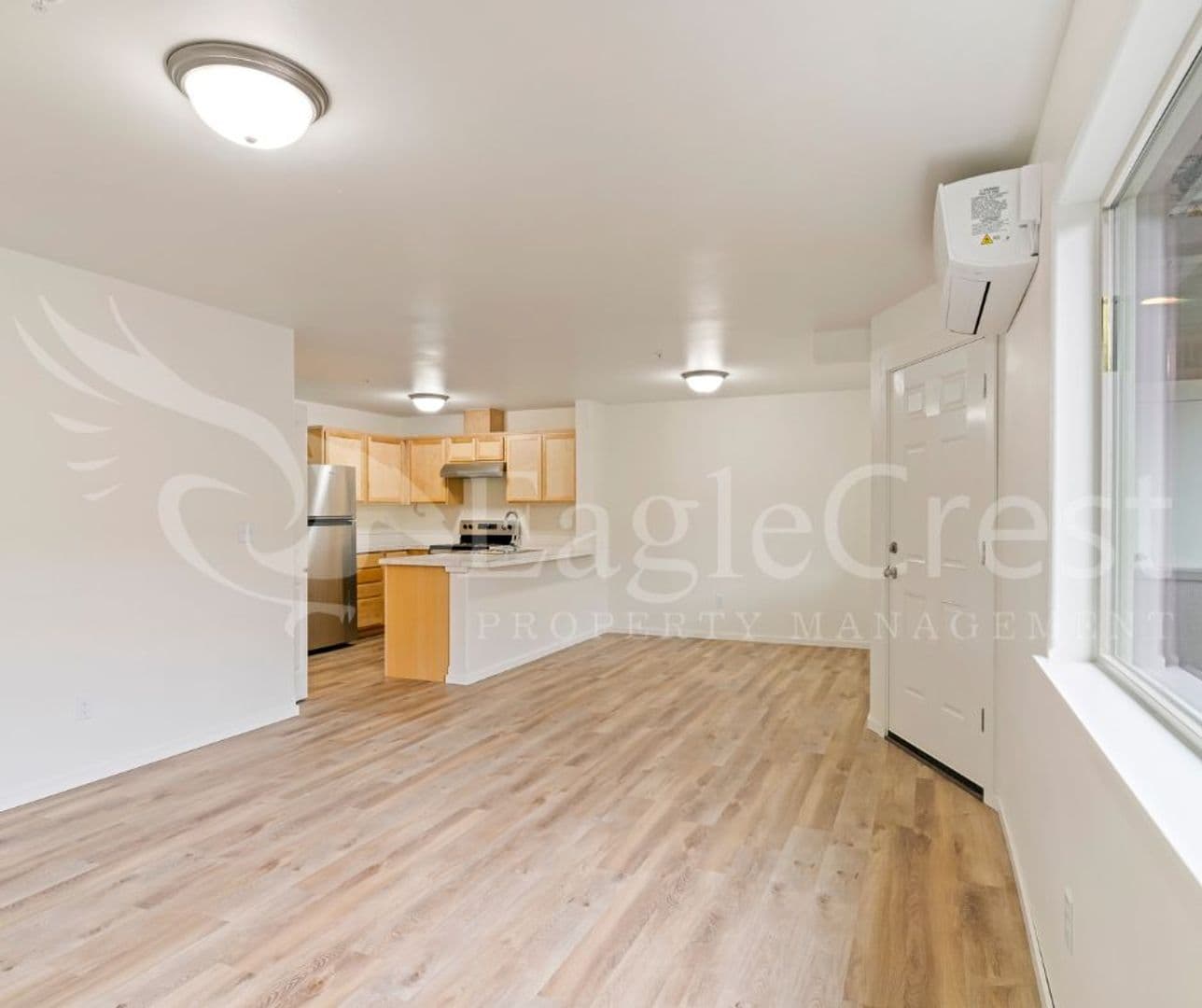 College Place Apartment: 942 NE Spitzenburg St