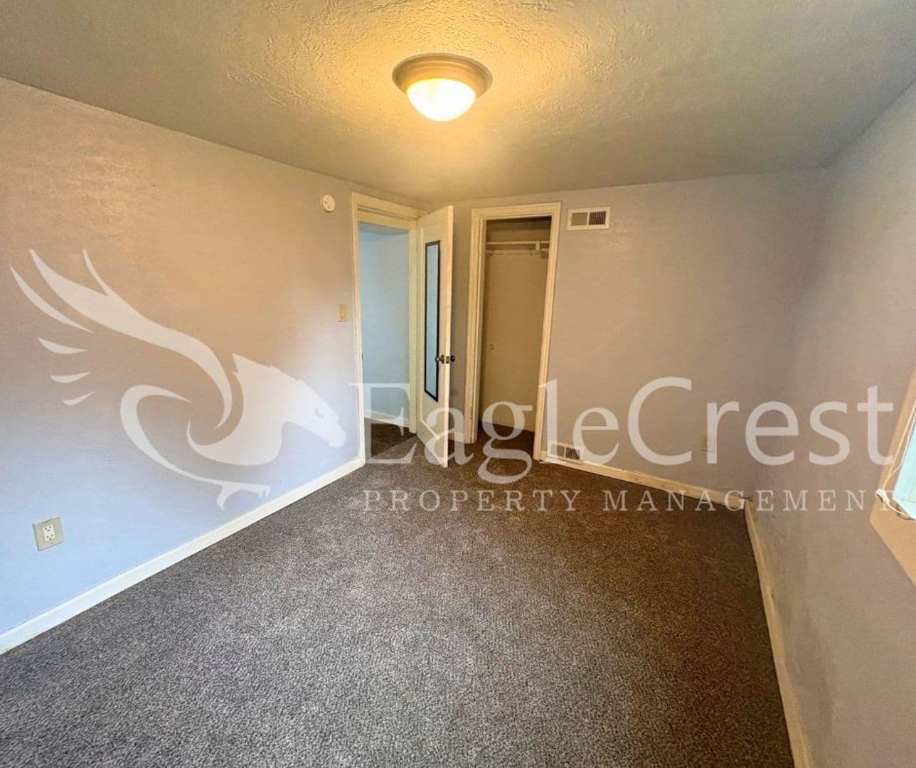 College Place Apartment: 127 SW 6th St.
