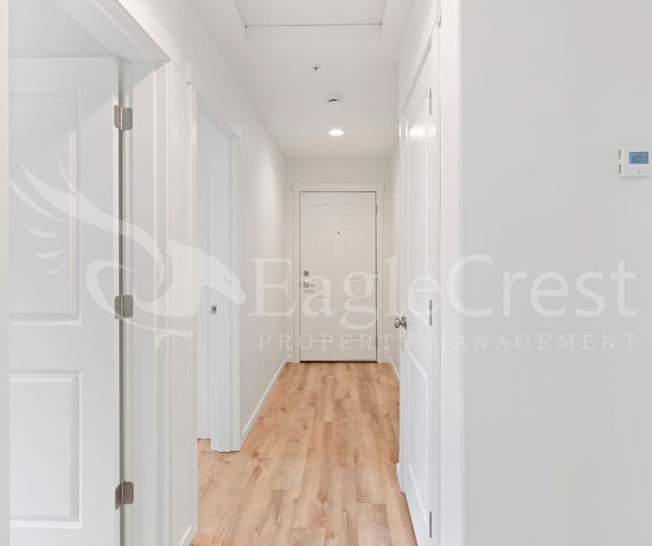 College Place Apartment: 942 NE Spitzenburg St