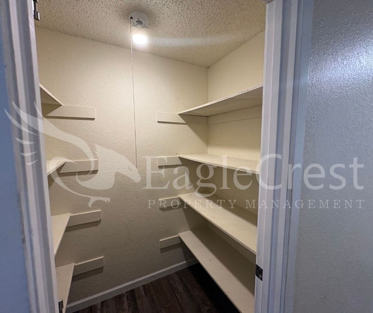 College Place Apartment: 320 NE C St