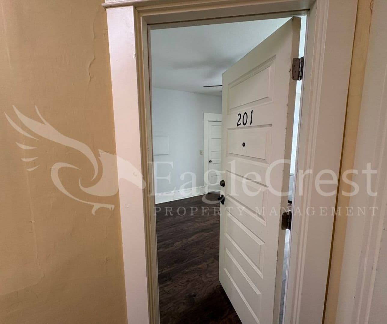 Walla Walla Apartment: 105 N. Spokane St.