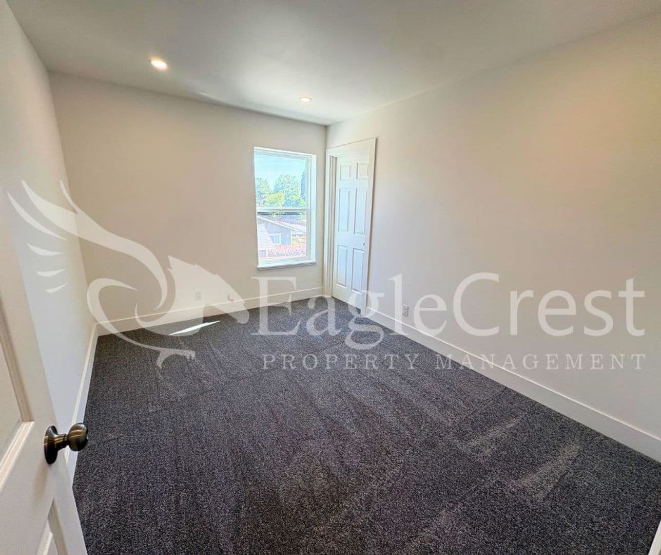 Walla Walla Apartment: 420 Ankeny St.