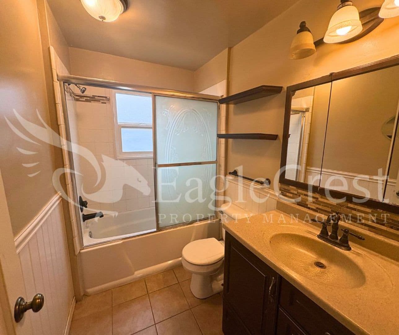 College Place Apartment: 127 SW 6th St.