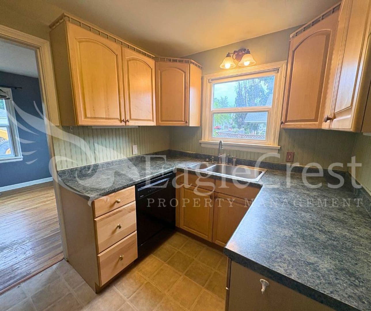 College Place Apartment: 127 SW 6th St.