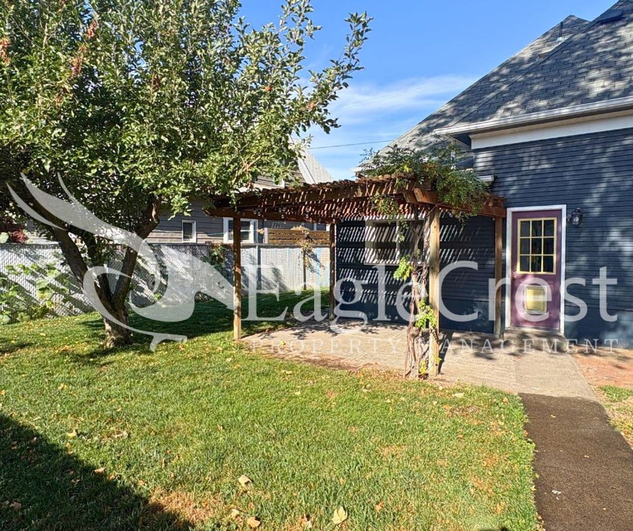 Walla Walla House: 816 E. Alder