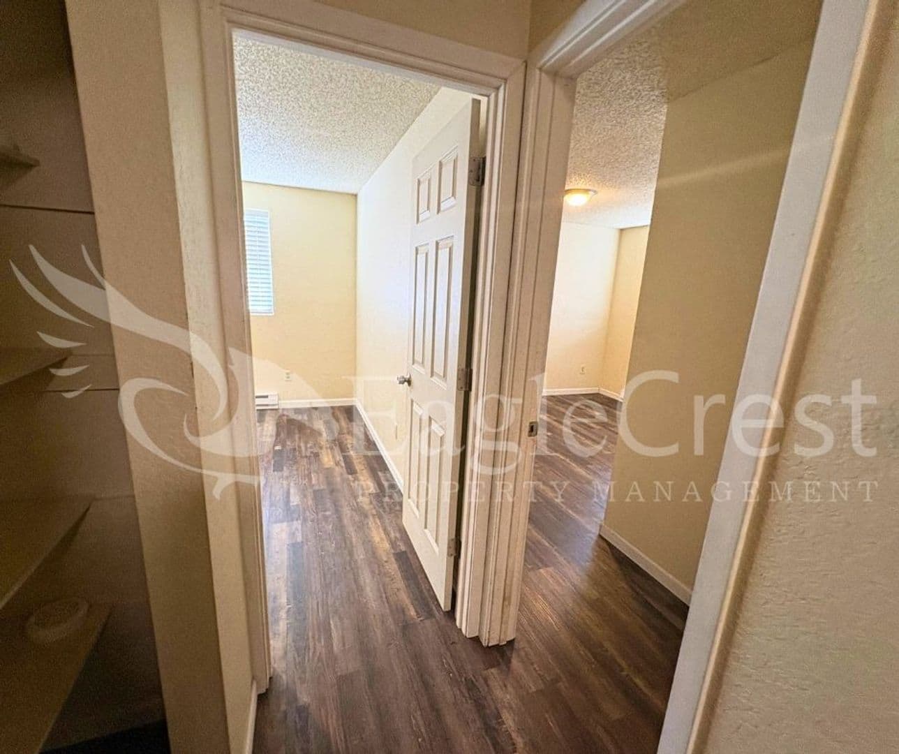 College Place Apartment: 320 NE C St