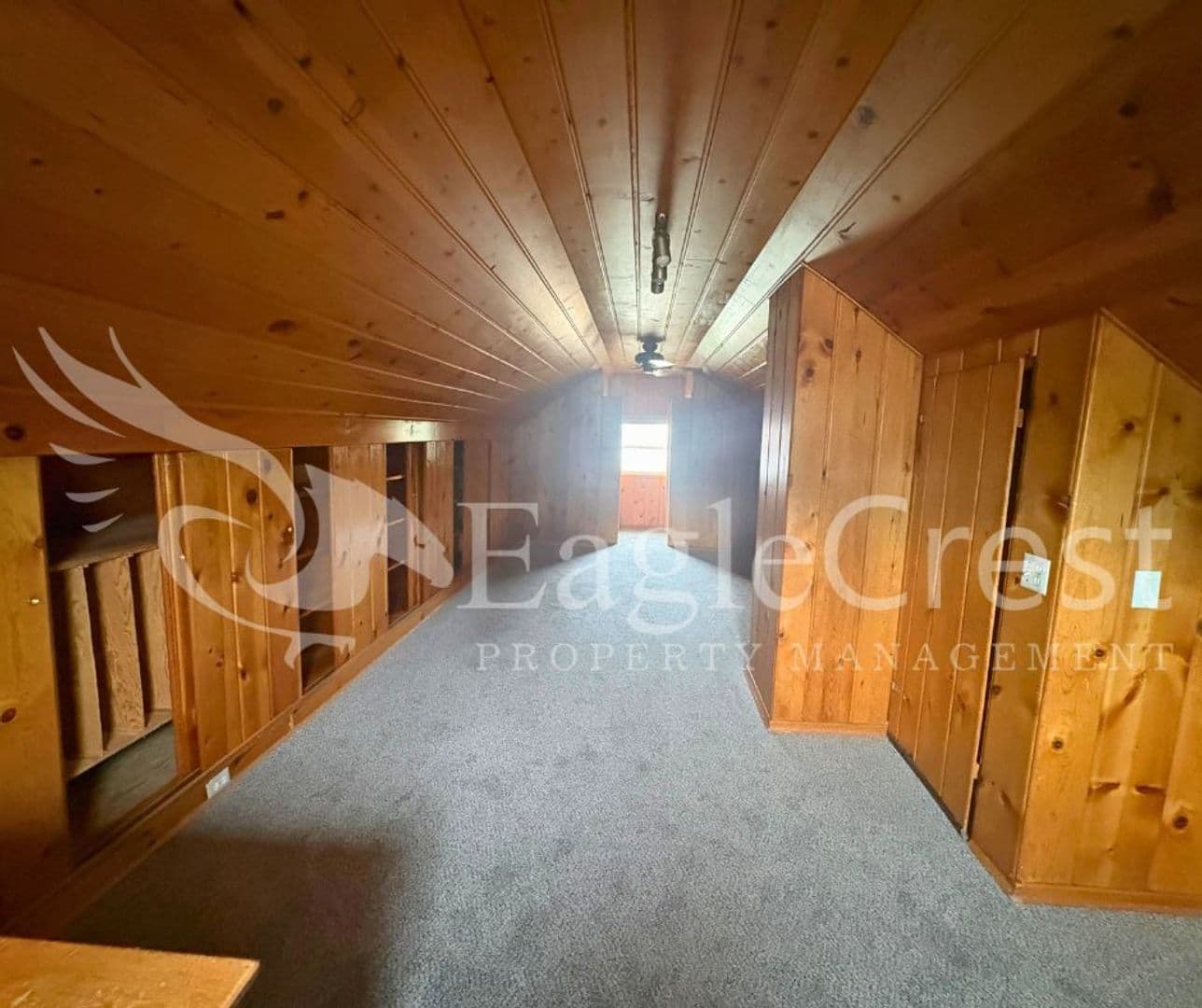 College Place Apartment: 127 SW 6th St.