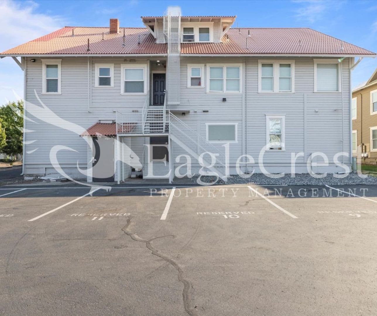 Walla Walla Apartment: 105 N. Spokane St.