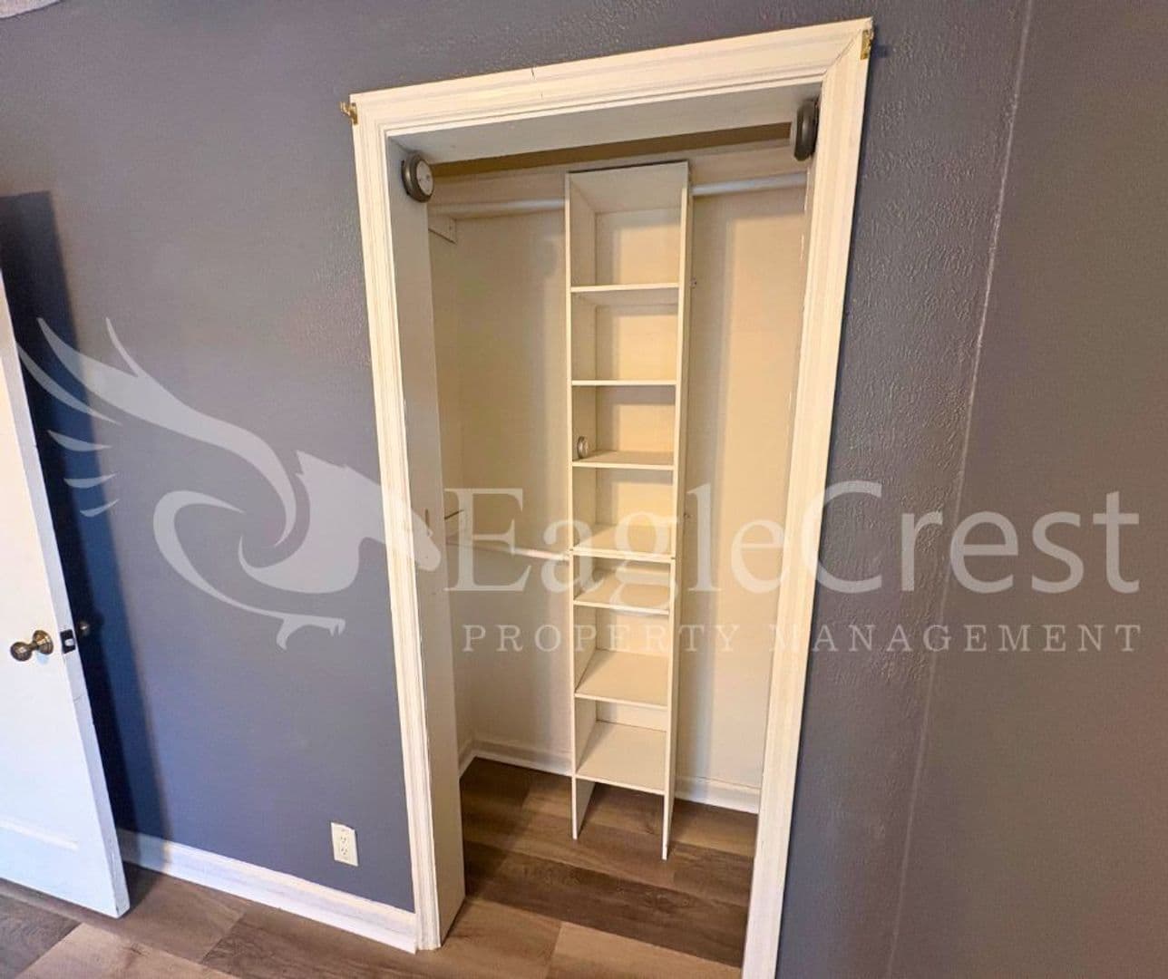College Place Apartment: 127 SW 6th St.