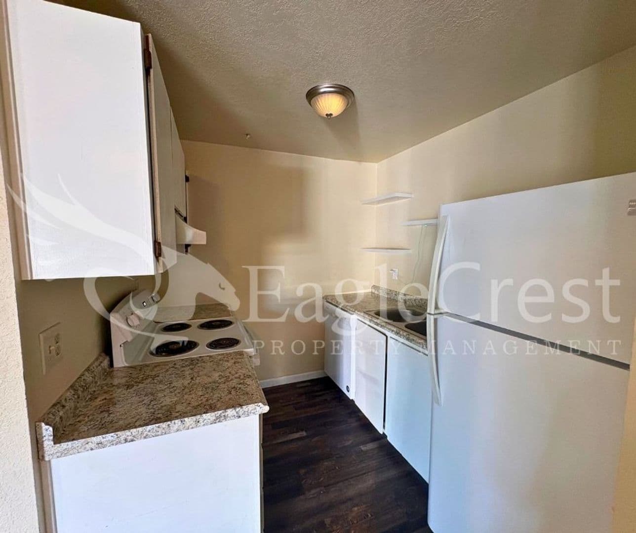 College Place Apartment: 320 NE C St