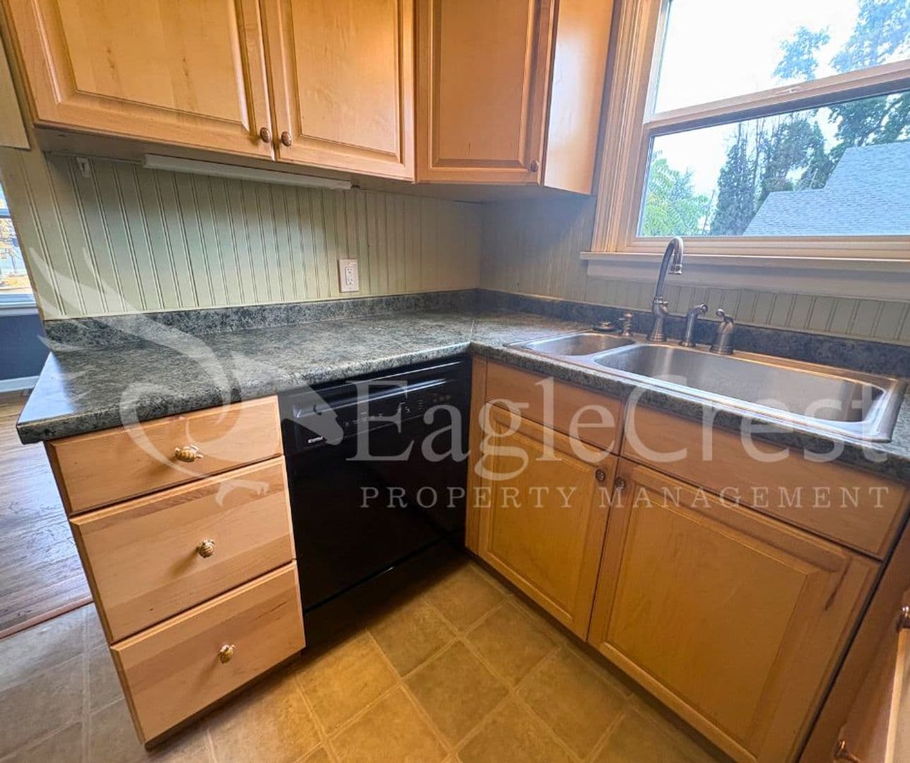 College Place Apartment: 127 SW 6th St.