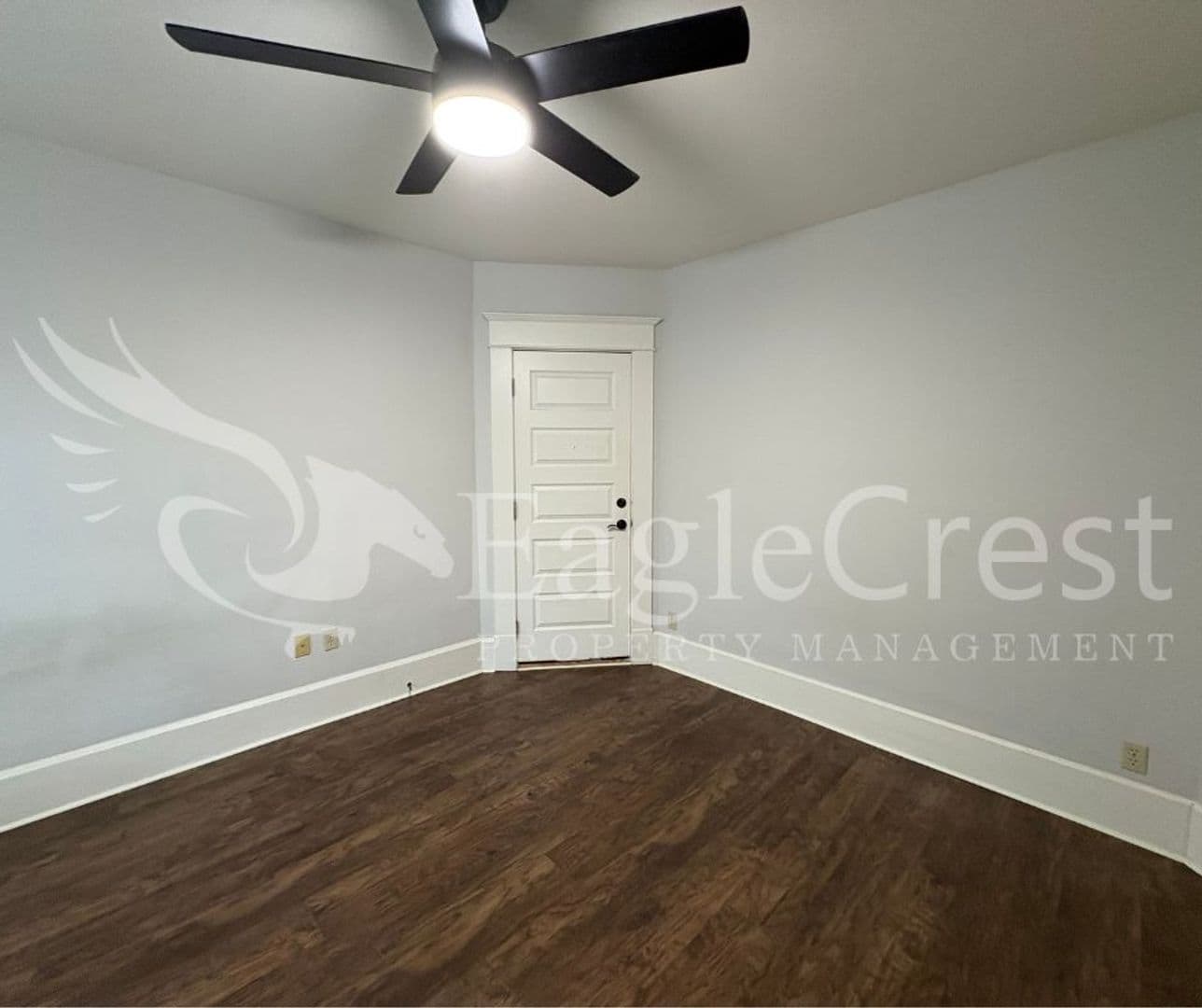 Walla Walla Apartment: 105 N. Spokane St.