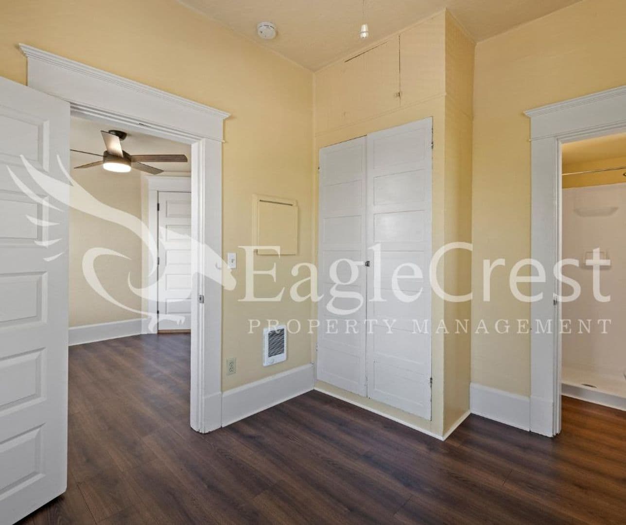 Walla Walla Apartment: 105 N. Spokane St.