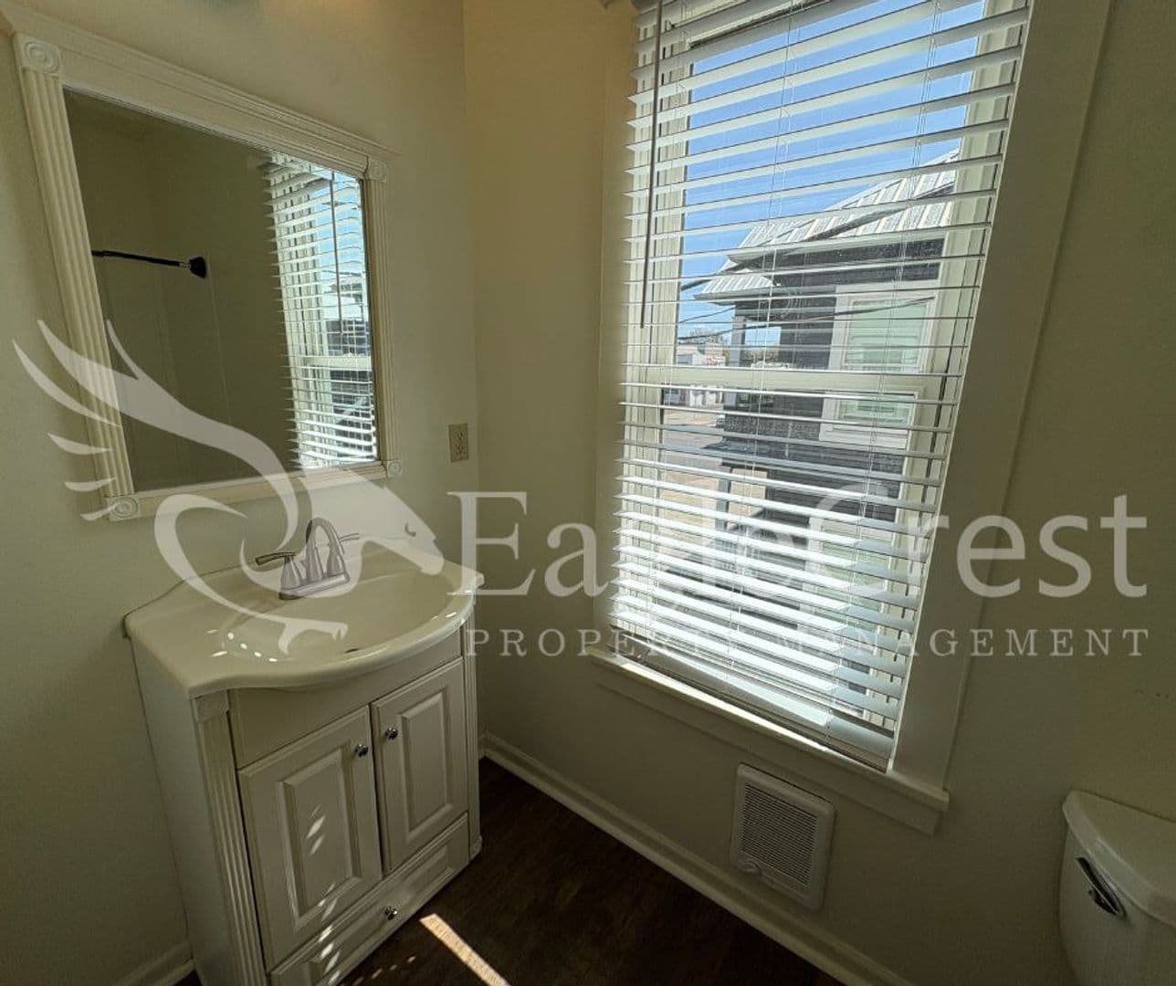 Walla Walla Apartment: 105 N. Spokane St.