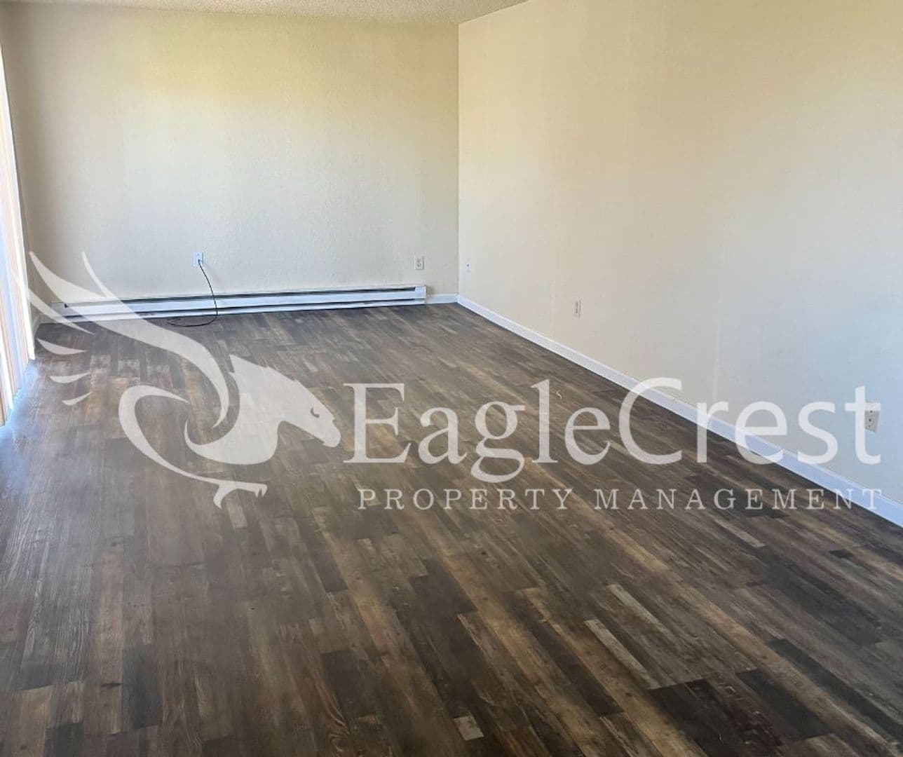 College Place Apartment: 320 NE C St