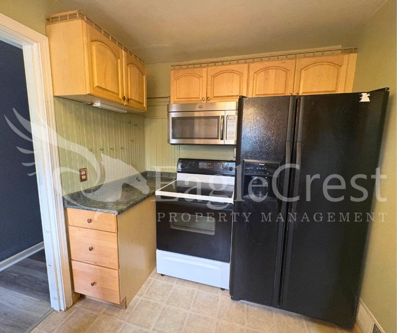 College Place Apartment: 127 SW 6th St.