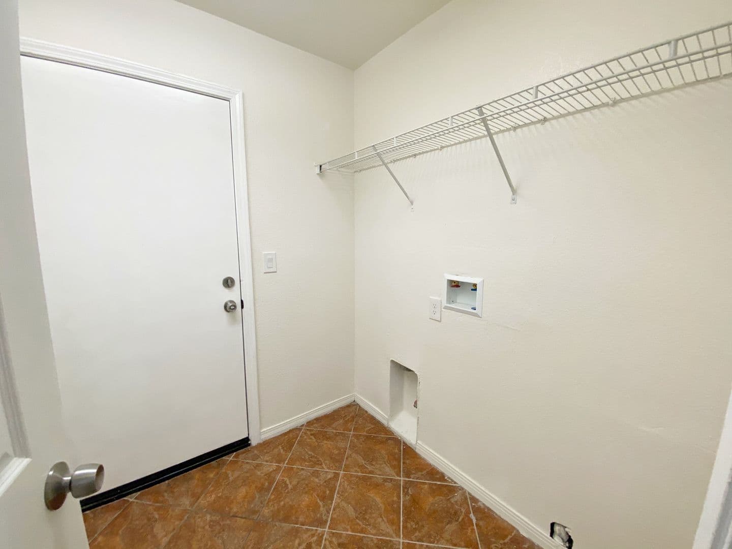 Palmdale House: 6141 Serra Way