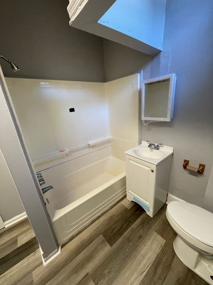 Philadelphia Apartment: 6005 Torresdale Ave