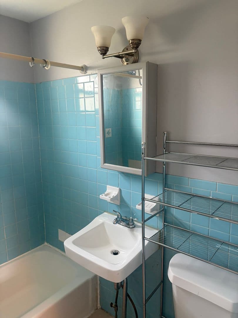 Philadelphia Apartment: 5701-5 Tulip St