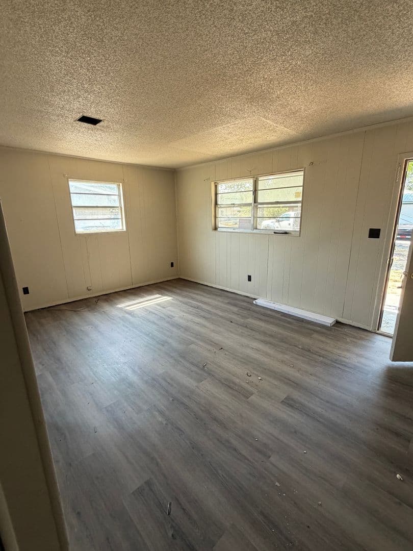 Miami House: 517 C St SE