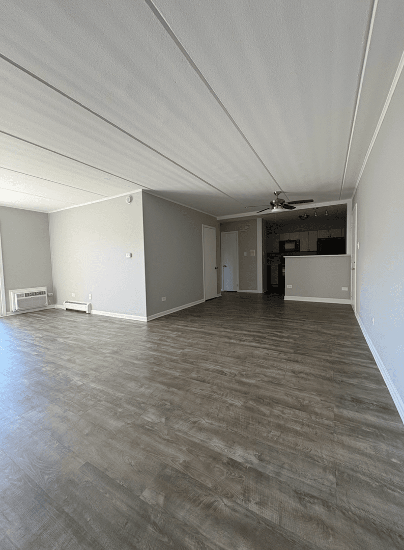 Elmhurst Apartment: 484 N Addison Ave Unit 101E
