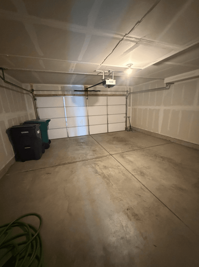 Lombard Townhome: 332 Summit Circle