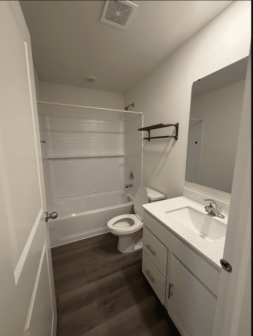 Lombard Townhome: 332 Summit Circle