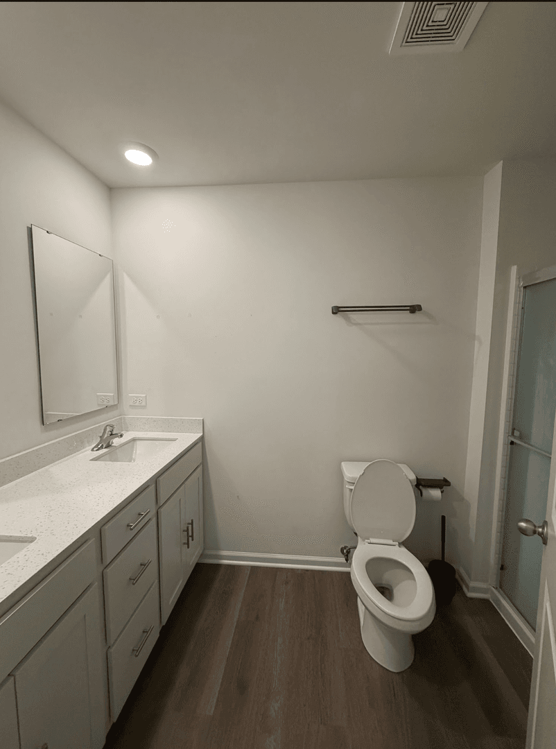 Lombard Townhome: 332 Summit Circle