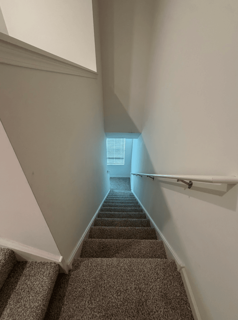 Lombard Townhome: 332 Summit Circle